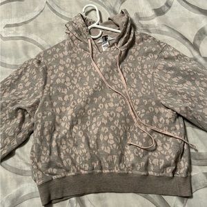 Hard Tail sweatshirt with big sleeve